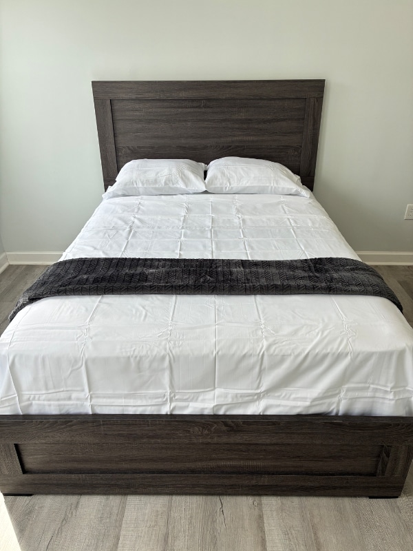 Building Photo - 820 N Lakewood Ave