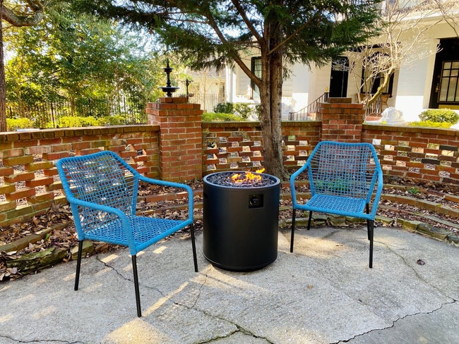 Building Photo - 3308 Cliff Rd