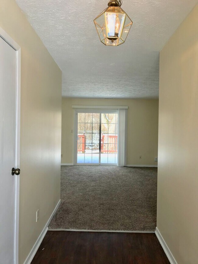 Building Photo - Wonderful 3 Bedroom 1.5 Bathroom Ranch Hom...