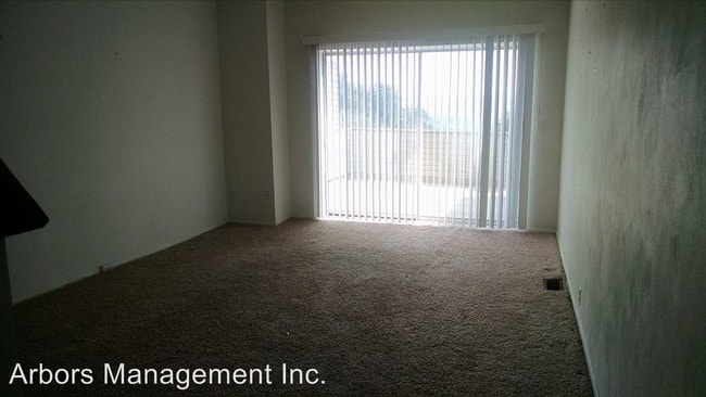 Building Photo - 2 br, 1 bath House - 711 CHAUTAQUA COURT