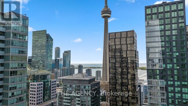 Photo du bâtiment - 8-3308 Mercer St