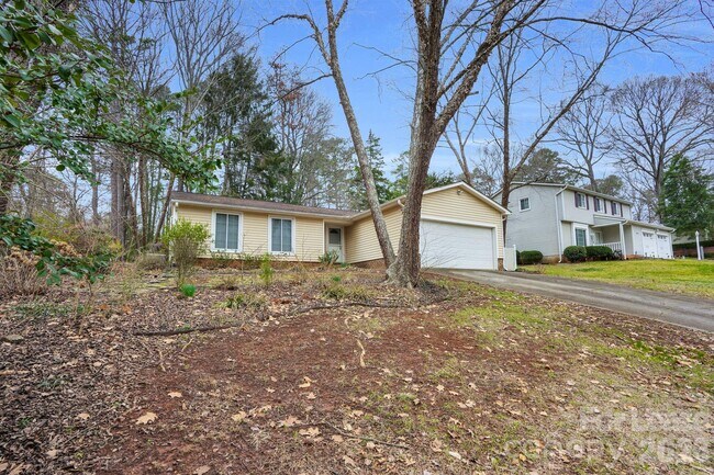 Building Photo - 2427 Studley Rd