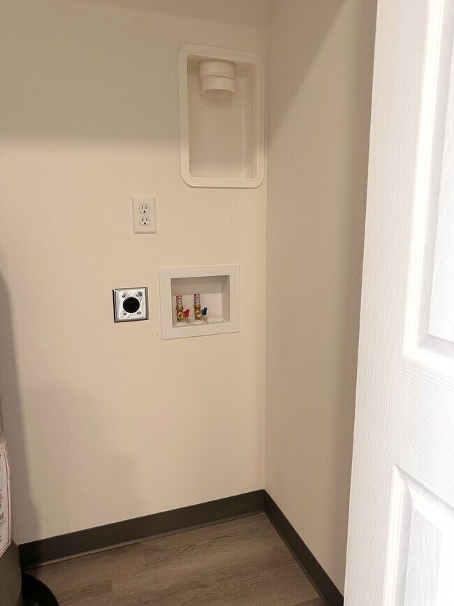 Foto del edificio - Modern 1-bedroom retreat / Walk to Downtown