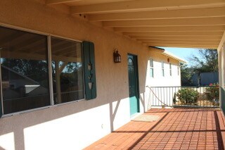 Building Photo - 502 Pina Ln