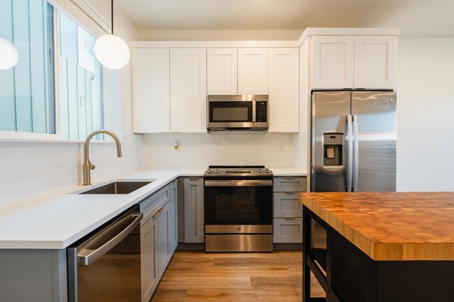 Photo - 7476 N Macrum Ave (Portland, OR) Townhome