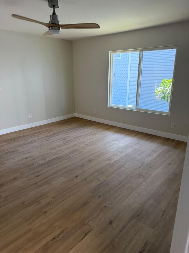 Foto del edificio - 225 Dahlia Ave