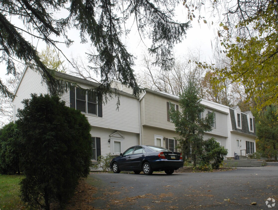 Primary Photo - Glenn Ave Apartments