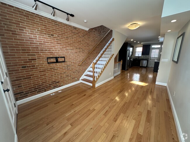 Building Photo - 1013 Patapsco St