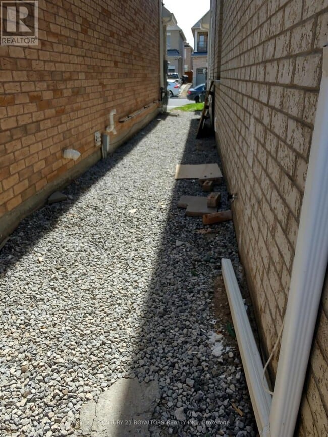 Building Photo - 48 Muscovy Dr