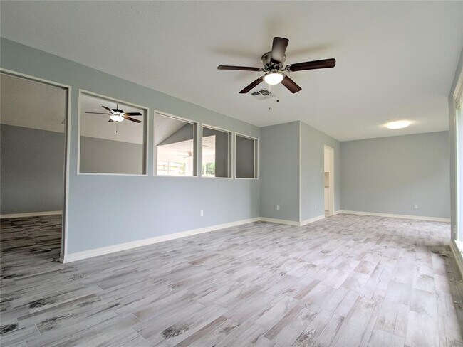Building Photo - 10119 Sagegate Dr