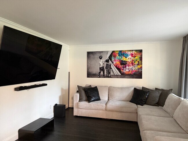 Foto del edificio - 8004 Beltrees Ct
