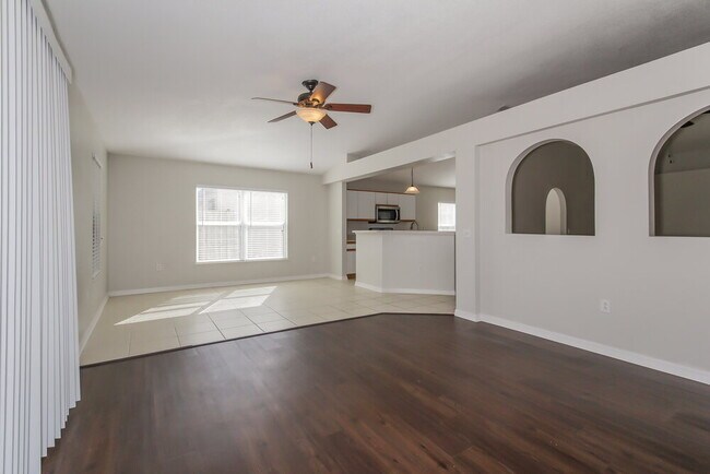 Foto del edificio - 12814 Lake Vista Dr