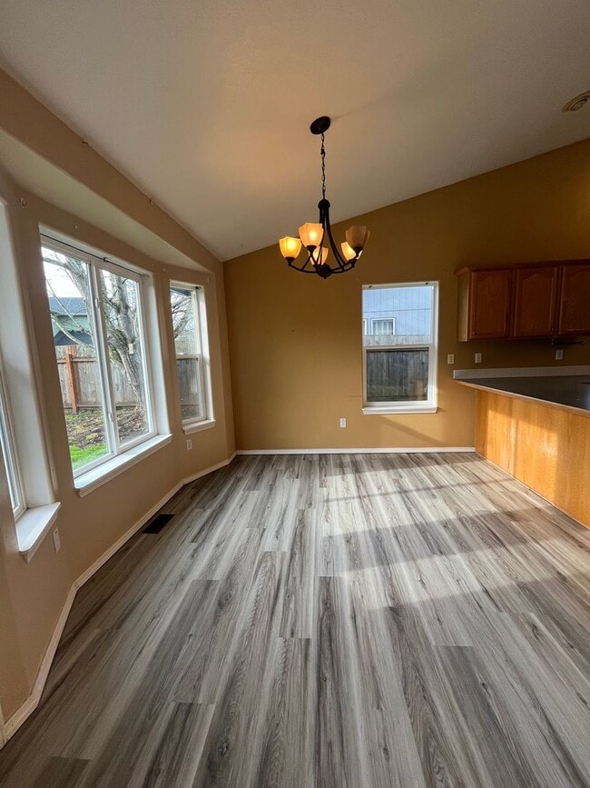 Building Photo - 3-Bedroom 2-Bathroom home in West Eugene