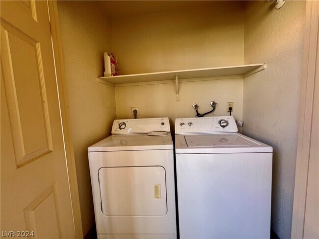 Foto del edificio - 4410 Sandy River Dr