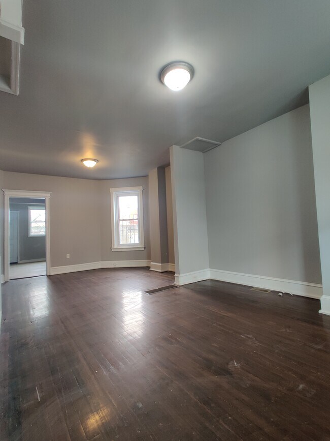 Building Photo - 238 N Edgewood St