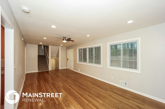 Building Photo - 3210 Linden Garden Dr