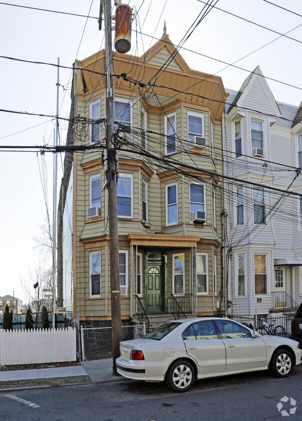 Foto principal - 107 Prospect St