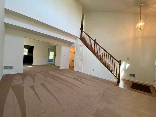 Building Photo - 108 Trotter Ln