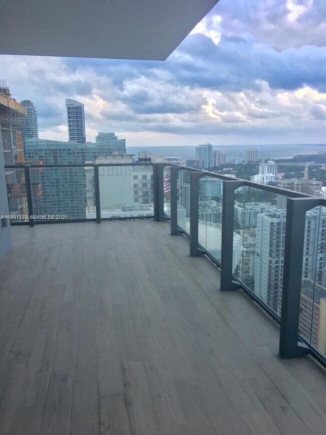 Foto del edificio - 88 SW 7th St