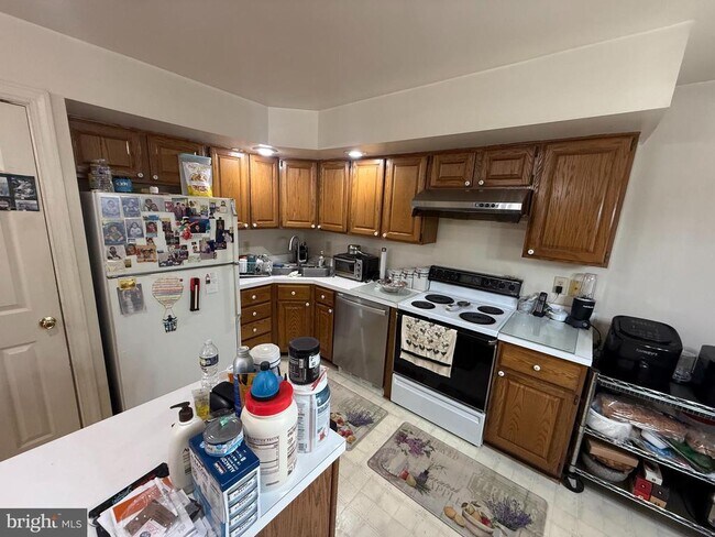Building Photo - 2292 Canteen Cir