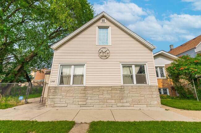 Building Photo - 1342 Euclid Ave