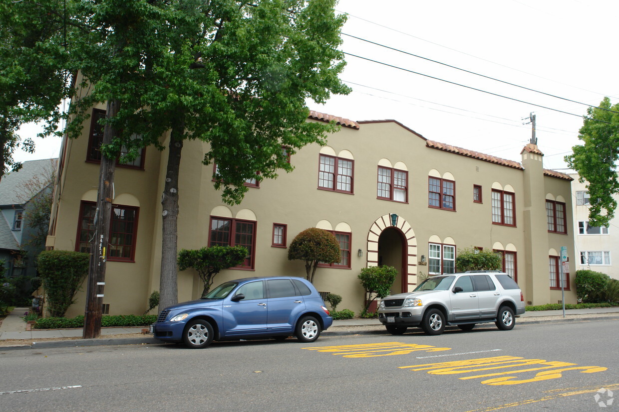 Foto del edificio - 2940 Claremont Blvd