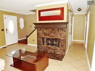 Building Photo - 136 Coventry Lake Dr