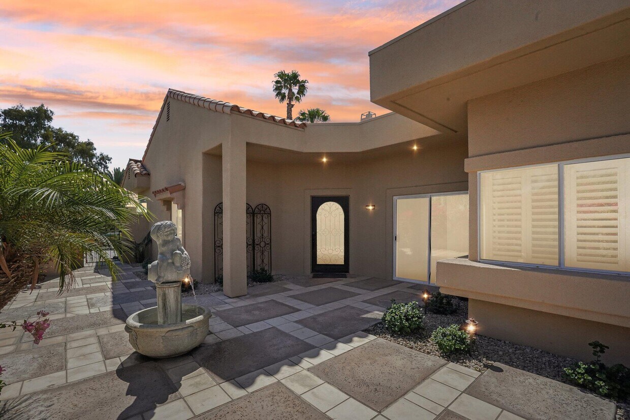 Foto principal - 48 Oak Tree Dr