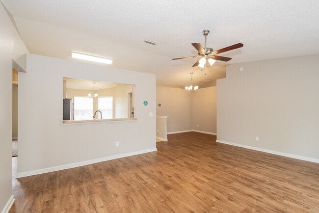 Foto del edificio - 1603 Twin Oak Ln