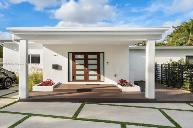 Foto del edificio - 1965 S Hibiscus Dr