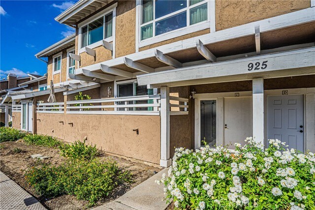 Building Photo - 925 W Imperial Hwy