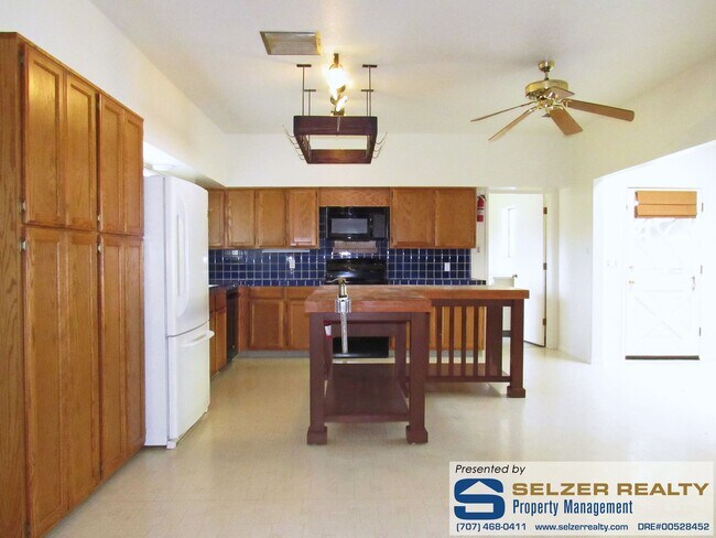 Foto del edificio - Spacious 4 bd. gated country estate w/ pool!