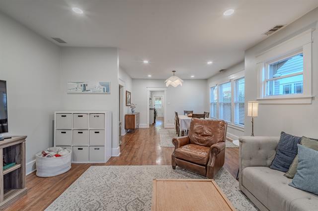 Foto del edificio - 5822 Belmont Ave