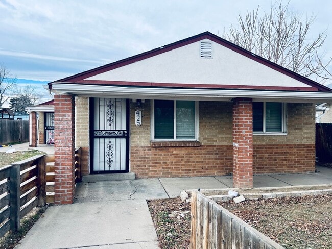 Photo - Cute & Cozy Two Bedroom in Westwood! House