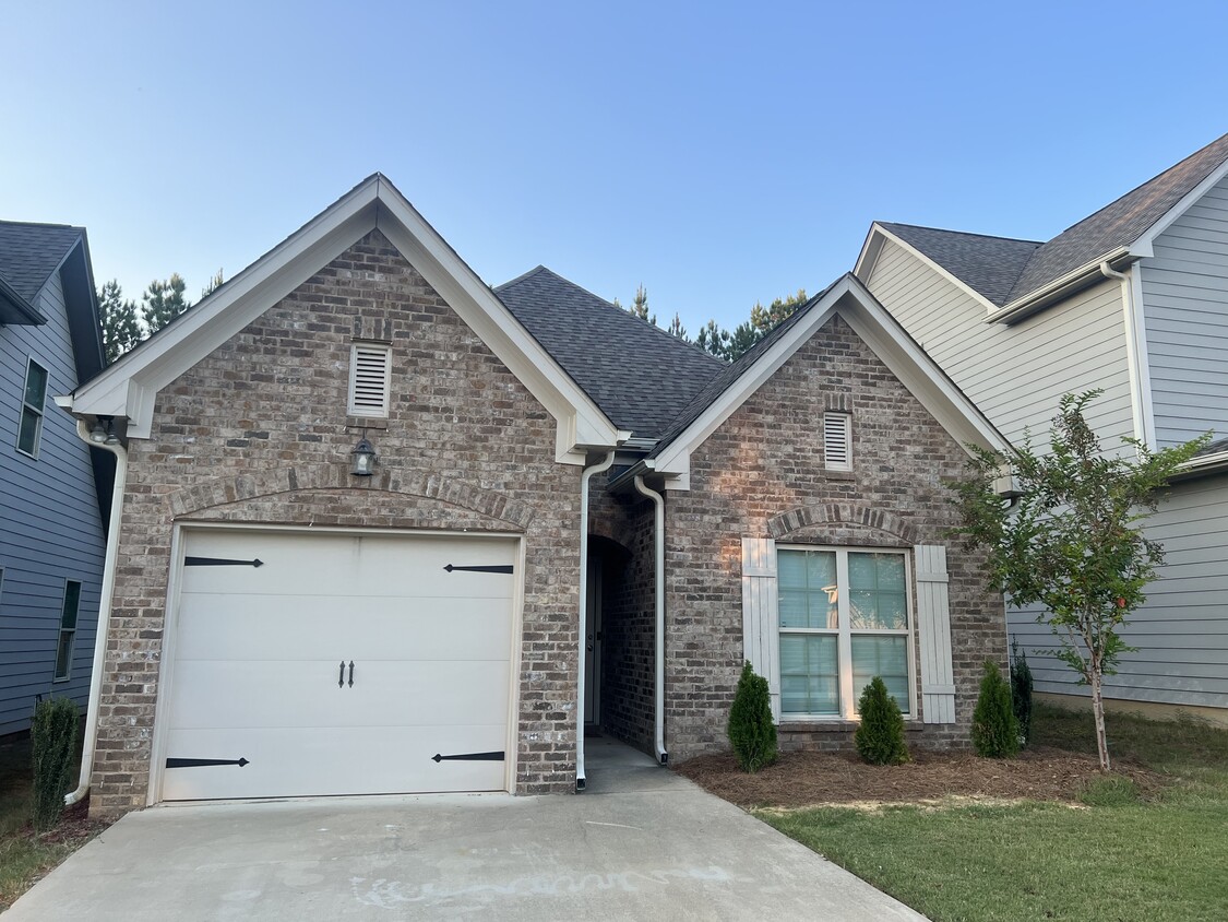 Foto principal - 3028 Springfield Cir