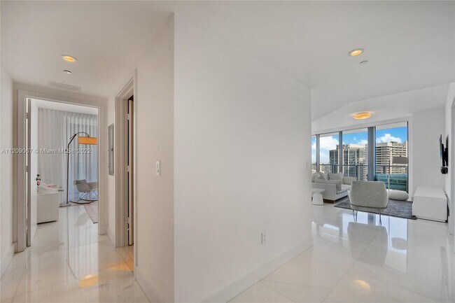 Building Photo - 1300 S Miami Ave