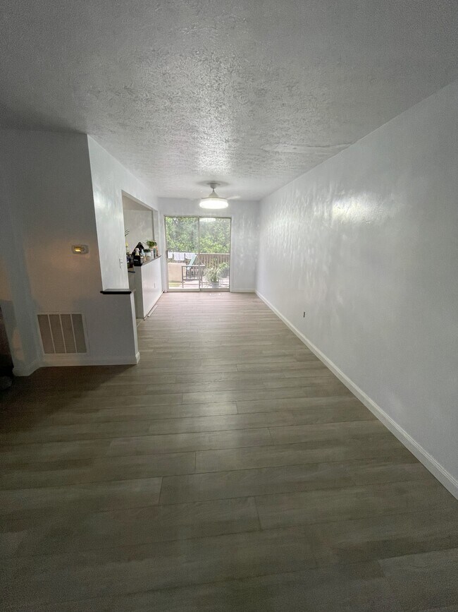 Dining Room - 672 Chester Ave Townhome