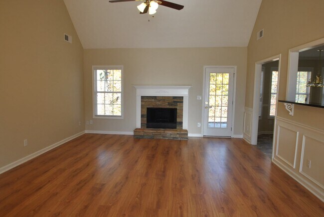 Foto del edificio - 10 Dearing Woods Ln