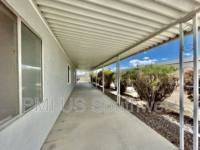 Foto del edificio - 895 Turney Dr