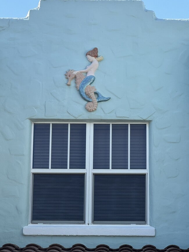 SIRENA - 1217 SE 1st Ave