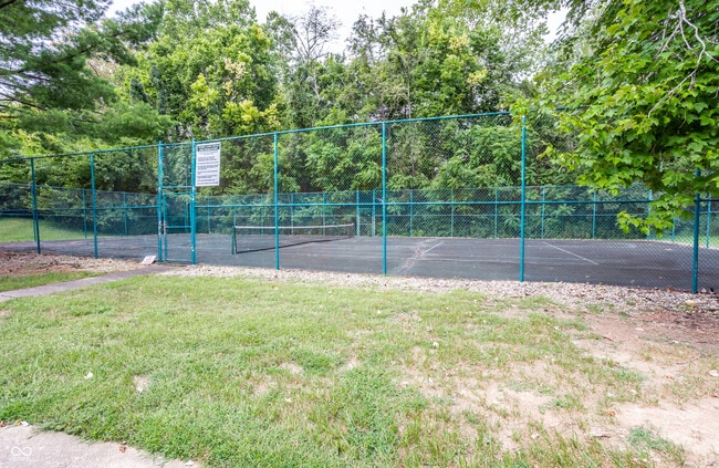 Building Photo - 5516 Greenview Dr