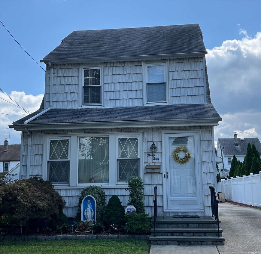 Primary Photo - 34 Harvard St