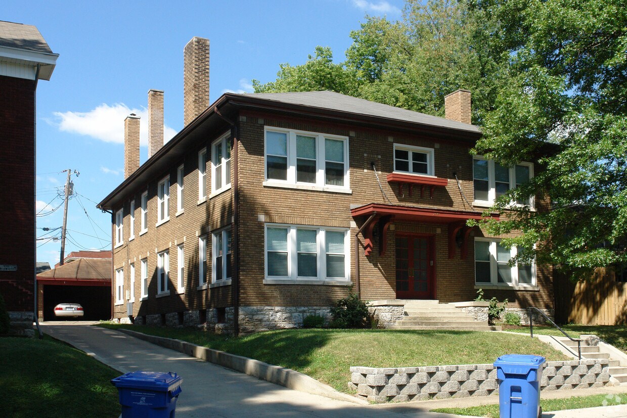 Primary Photo - 264 Lyndhurst Pl