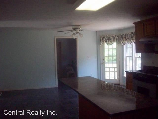 Building Photo - 4 br, 2.5 bath House - 4 Chelsea Court