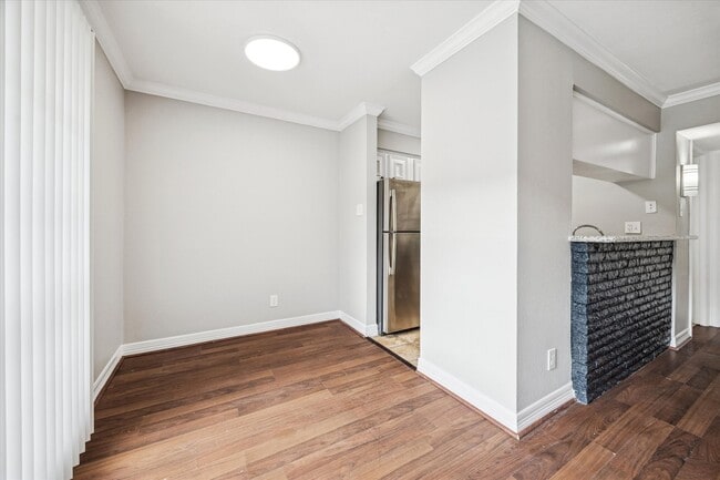 Building Photo - 201 Emerson St