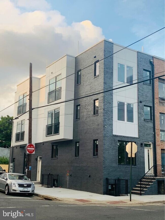 Foto del edificio - 323 W Berks St