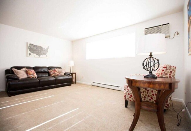 Foto del edificio - 2647 Eastgate Rd