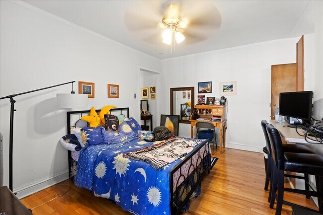 Foto del edificio - 656 W Oakdale Ave
