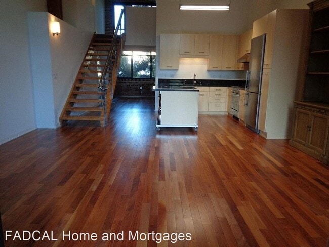 Building Photo - 2 br, 2 bath House - 851 Indiana St #304