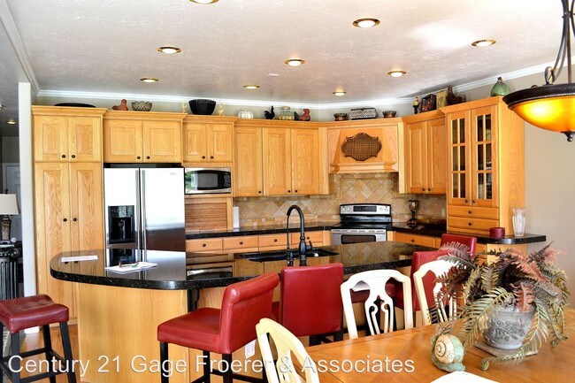 Foto del edificio - 34 Hillsborough Dr